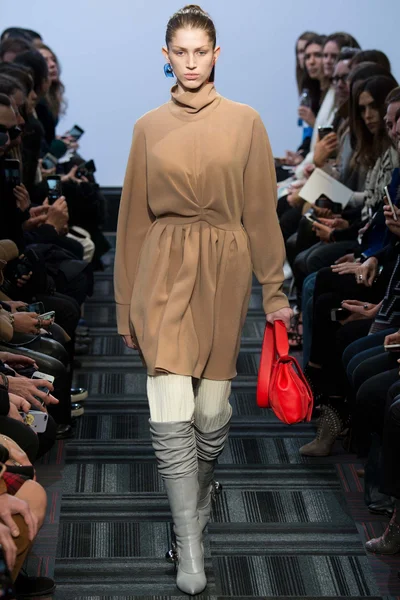 Look 12